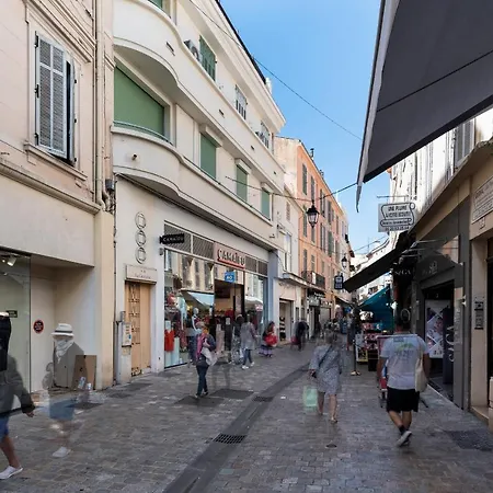 Ref 1422 - 3 Bedrooms Just Next To The Palais With Large Terrace